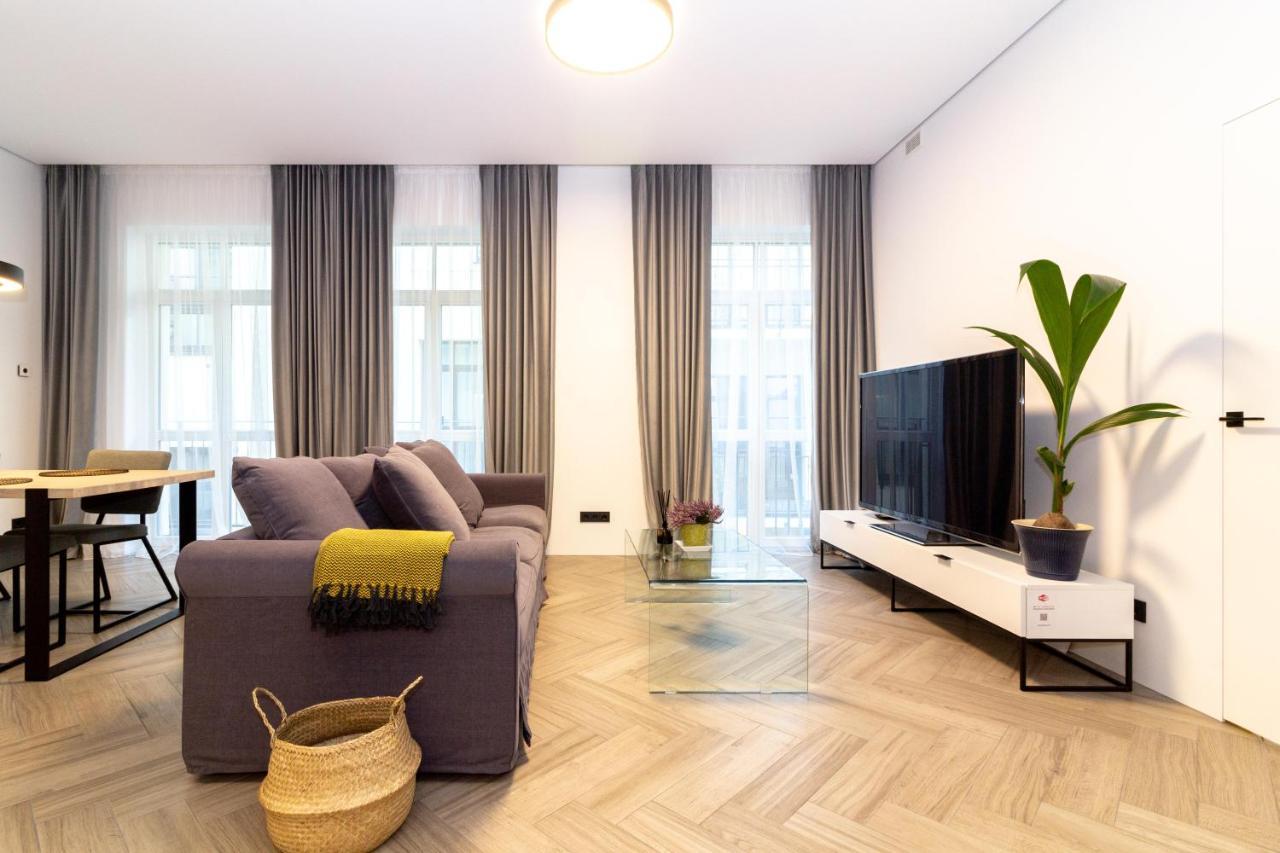 Cohost I Oldtown 60M2 Apt W-Garage Parking, Balcony & Self Check-In Vilnius Ngoại thất bức ảnh
