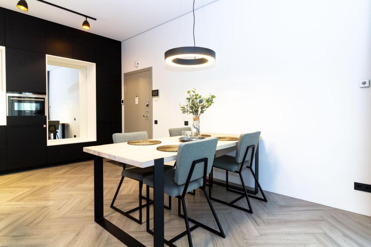 Cohost I Oldtown 60M2 Apt W-Garage Parking, Balcony & Self Check-In Vilnius Ngoại thất bức ảnh