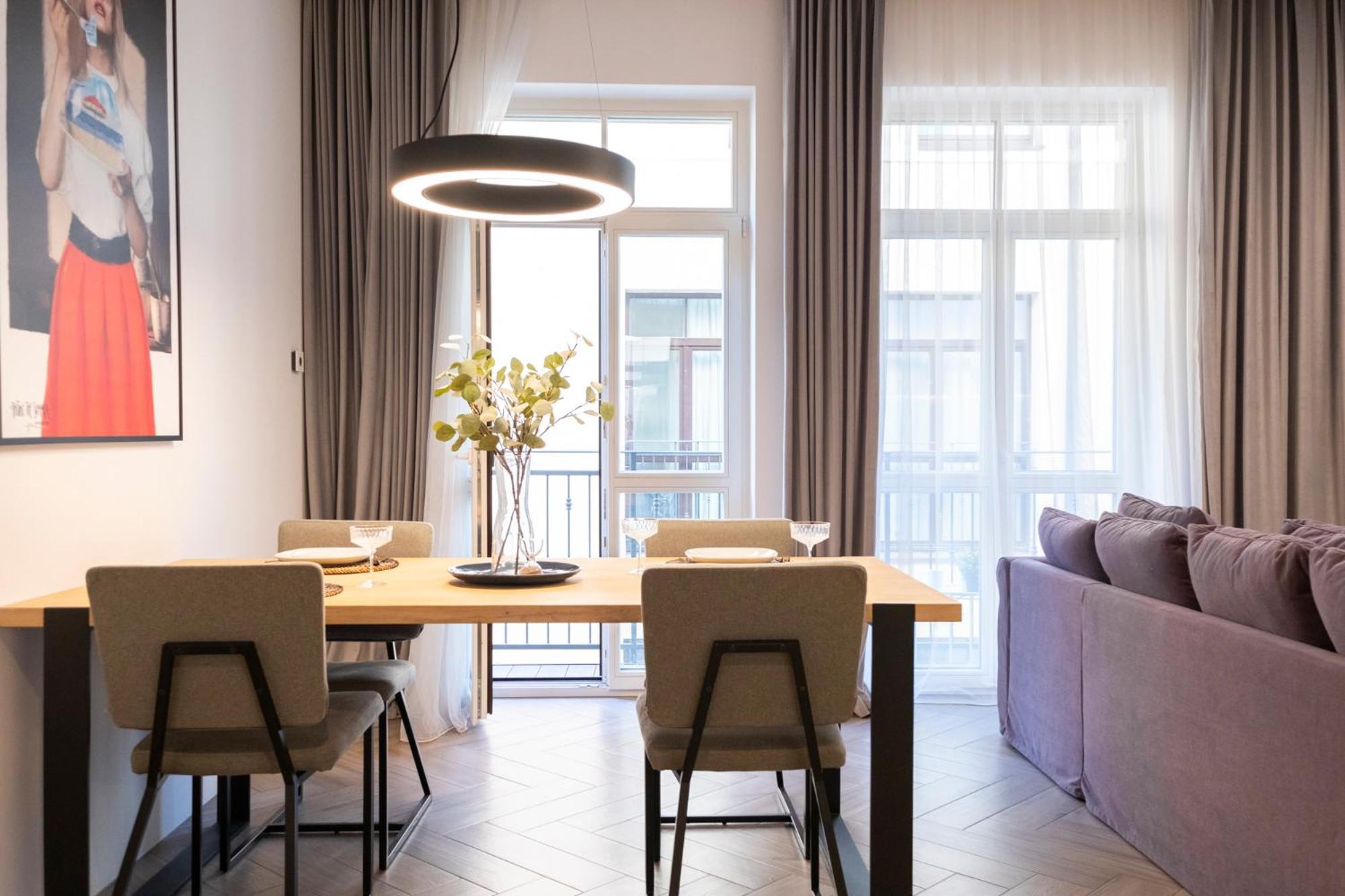 Cohost I Oldtown 60M2 Apt W-Garage Parking, Balcony & Self Check-In Vilnius Ngoại thất bức ảnh